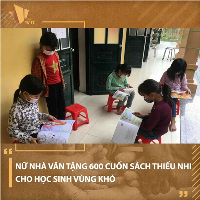 Nữ nhà văn trao tặng 600 cuốn sách cho học sinh vùng khó