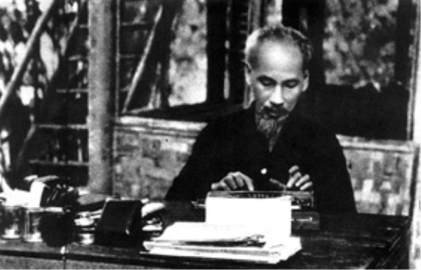 “Chính phủ sẽ luôn luôn rộng lượng với những ai biết cải tà quy chính, trọng thưởng những ai biết đái tội lập công”