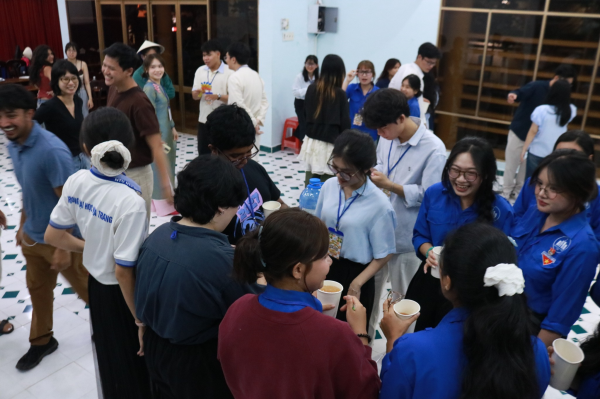 BUỔI GIAO LƯU VĂN HÓA QUỐC TẾ GIỮA SINH VIÊN TRƯỜNG ĐẠI HỌC NHA TRANG VÀ ĐOÀN SINH VIÊN SIT (HOA KỲ)