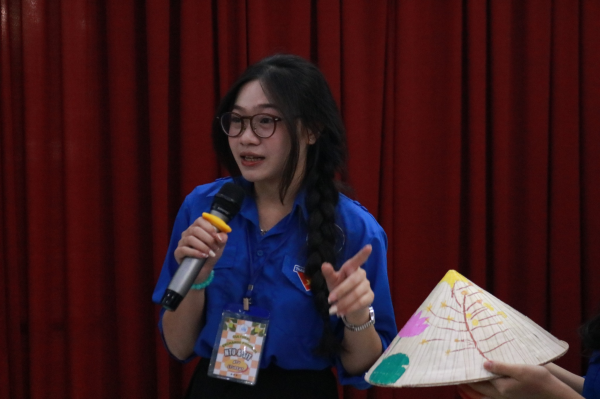 BUỔI GIAO LƯU VĂN HÓA QUỐC TẾ GIỮA SINH VIÊN TRƯỜNG ĐẠI HỌC NHA TRANG VÀ ĐOÀN SINH VIÊN SIT (HOA KỲ)