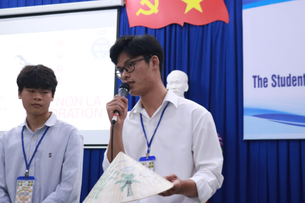 BUỔI GIAO LƯU VĂN HÓA QUỐC TẾ GIỮA SINH VIÊN TRƯỜNG ĐẠI HỌC NHA TRANG VÀ ĐOÀN SINH VIÊN SIT (HOA KỲ)