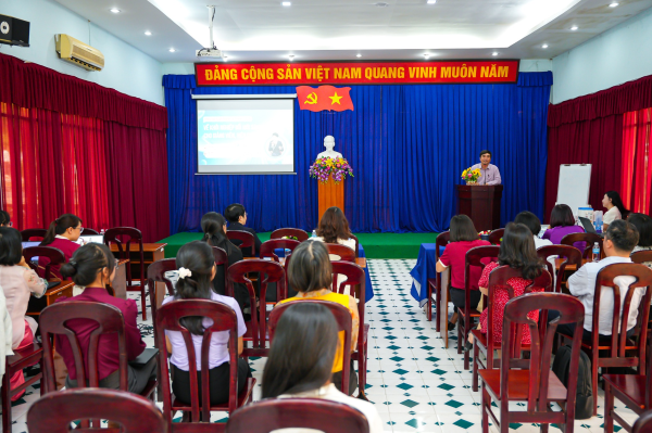 KHAI MẠC KHÓA TẬP HUẤN TRAINER OF TRAINERS (TOT) VỀ KHỞI NGHIỆP ĐỔI MỚI SÁNG TẠO TẠI TRƯỜNG ĐẠI HỌC NHA TRANG CHO ĐỘI NGŨ GIẢNG VIÊN, VIÊN CHỨC TRẺ