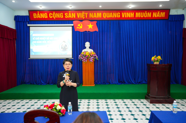 KHAI MẠC KHÓA TẬP HUẤN TRAINER OF TRAINERS (TOT) VỀ KHỞI NGHIỆP ĐỔI MỚI SÁNG TẠO TẠI TRƯỜNG ĐẠI HỌC NHA TRANG CHO ĐỘI NGŨ GIẢNG VIÊN, VIÊN CHỨC TRẺ