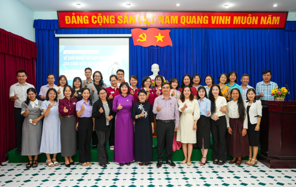 KHAI MẠC KHÓA TẬP HUẤN TRAINER OF TRAINERS (TOT) VỀ KHỞI NGHIỆP ĐỔI MỚI SÁNG TẠO TẠI TRƯỜNG ĐẠI HỌC NHA TRANG CHO ĐỘI NGŨ GIẢNG VIÊN, VIÊN CHỨC TRẺ