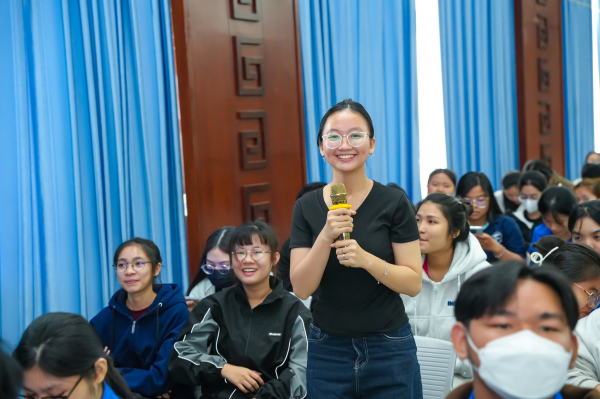 Hơn 300 sinh viên tham gia chương trình “Phòng, chống tai nạn thương tích” năm 2026