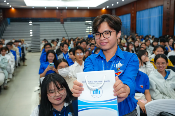 Hơn 300 sinh viên tham gia chương trình “Phòng, chống tai nạn thương tích” năm 2026