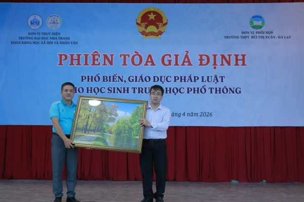 Từ lớp học đến phòng xử án: Trải nghiệm “phiên tòa giả định” thu hút học sinh Lâm Đồng