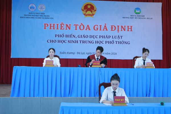 Từ lớp học đến phòng xử án: Trải nghiệm “phiên tòa giả định” thu hút học sinh Lâm Đồng