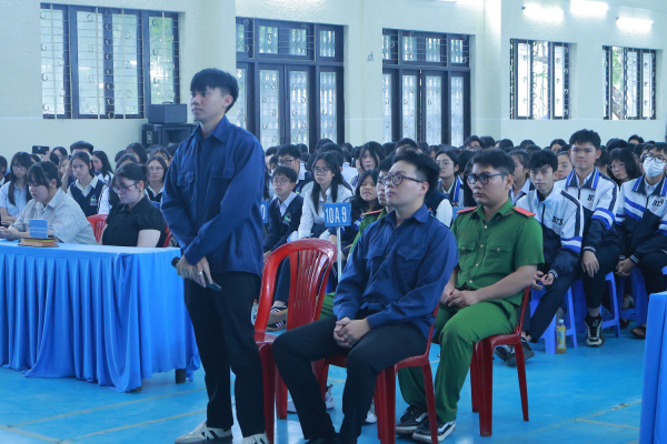 Từ lớp học đến phòng xử án: Trải nghiệm “phiên tòa giả định” thu hút học sinh Lâm Đồng
