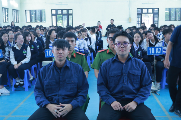 Từ lớp học đến phòng xử án: Trải nghiệm “phiên tòa giả định” thu hút học sinh Lâm Đồng