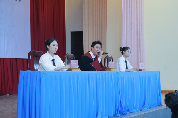 Từ lớp học đến phòng xử án: Trải nghiệm “phiên tòa giả định” thu hút học sinh Lâm Đồng
