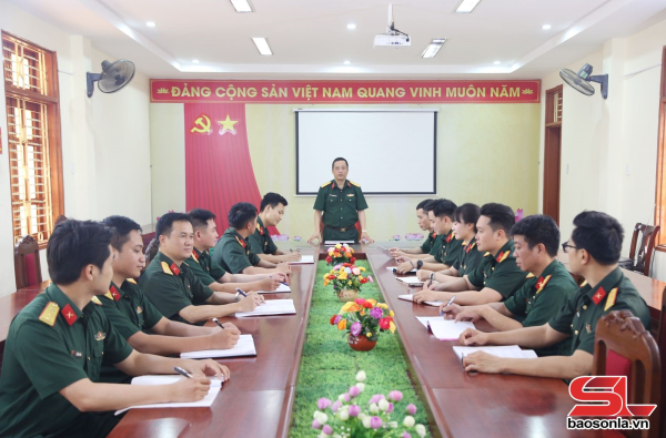 Học và làm theo Bác để xây dựng đơn vị vững mạnh toàn diện