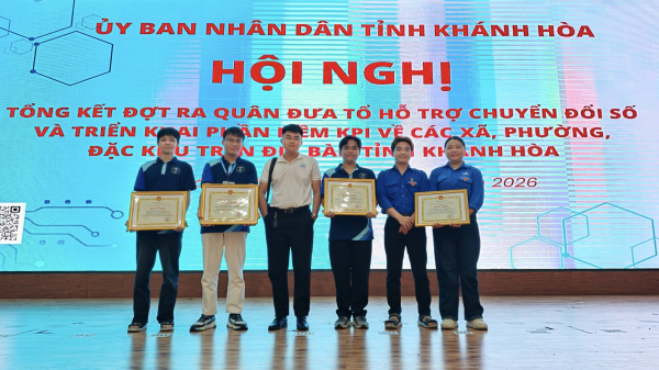 Sinh viên Trường Đại học Nha Trang tích cực tham gia Ngày hội Công nghệ số tỉnh Khánh Hòa năm 2025