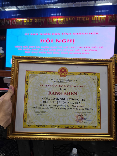 Sinh viên Trường Đại học Nha Trang tích cực tham gia Ngày hội Công nghệ số tỉnh Khánh Hòa năm 2025