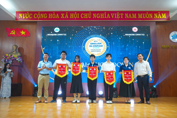 Sôi nổi Vòng chung kết Cuộc thi Olympic Tiếng Anh không chuyên năm 2026 tại Trường Đại học Nha Trang