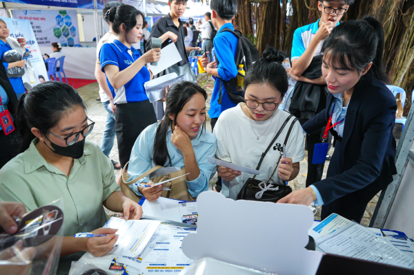 Khai mạc Ngày hội STEM 2026 và Ngày hội Tuyển dụng việc làm – NTU Job Fair 2026 tại Trường Đại học Nha Trang