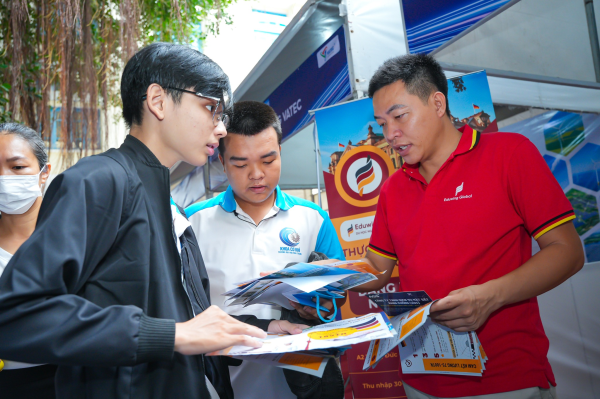 Khai mạc Ngày hội STEM 2026 và Ngày hội Tuyển dụng việc làm – NTU Job Fair 2026 tại Trường Đại học Nha Trang