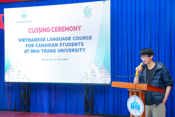 Trường Đại học Nha Trang tổ chức tổng kết khóa học tiếng Việt và giao lưu văn hóa với sinh viên Canada