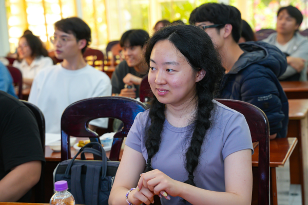 Trường Đại học Nha Trang tổ chức tổng kết khóa học tiếng Việt và giao lưu văn hóa với sinh viên Canada
