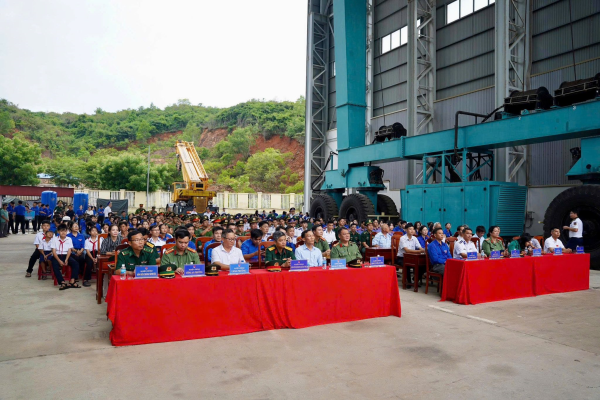 Trường Đại học Nha Trang tổ chức tuyên truyền chủ quyền biển, đảo gắn với đối ngoại về tình hình thế giới, khu vực, quan hệ Việt Nam với các nước cho sinh viên
