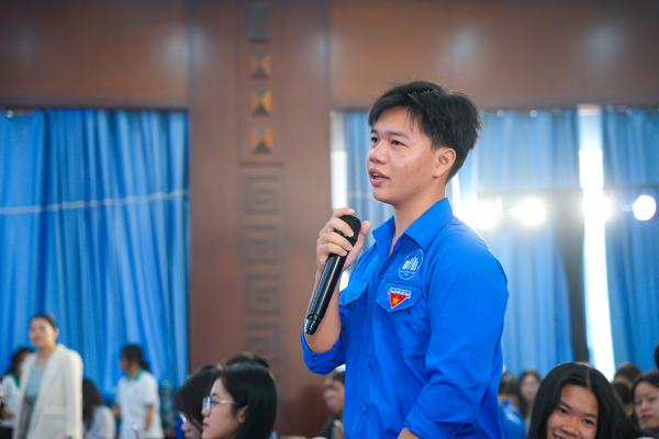 NTU TỔ CHỨC WORKSHOP “NỤ CƯỜI ĐẸP – TỰ TIN TỎA SÁNG”, TRAO 90 SUẤT HỌC BỔNG CHO SINH VIÊN