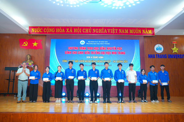 NTU TỔ CHỨC WORKSHOP “NỤ CƯỜI ĐẸP – TỰ TIN TỎA SÁNG”, TRAO 90 SUẤT HỌC BỔNG CHO SINH VIÊN