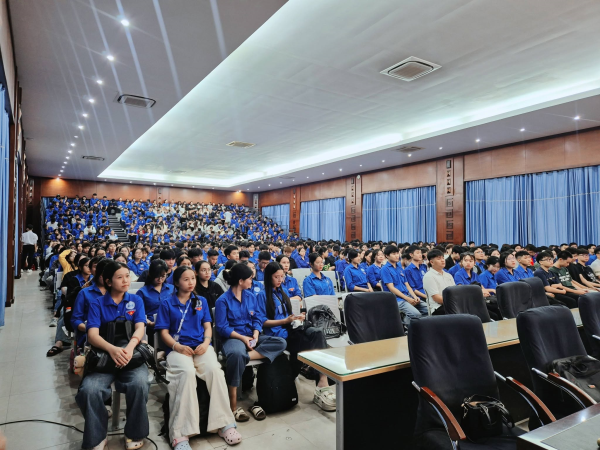 TRƯỜNG ĐẠI HỌC NHA TRANG KHAI MẠC TUẦN SINH HOẠT CÔNG DÂN – SINH VIÊN NĂM HỌC 2026 – 2027