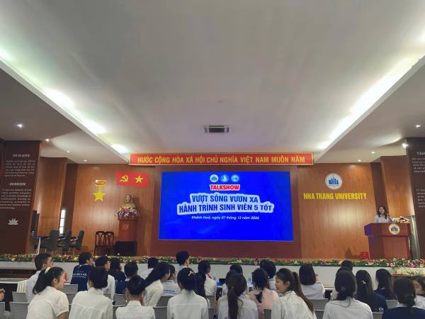 Talkshow "Vượt Sóng Vươn Xa - Hành Trình Sinh Viên 5 Tốt" - Thành Công Rực Rỡ