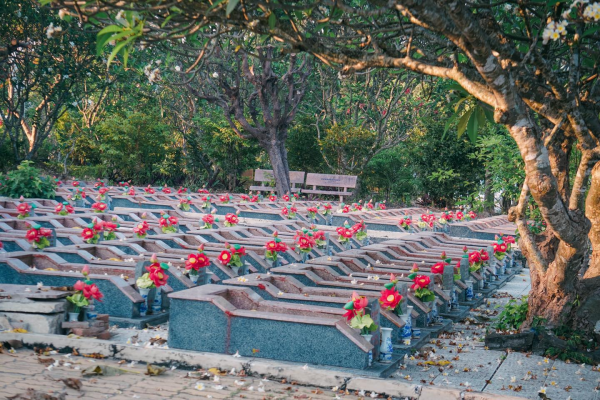 HOÀ CHUNG NIỀM VUI ĐẤT NƯỚC NỐI LIỀN MỘT DẢI - BIẾT ƠN NHỮNG SỰ HY SINH CỦA CÁC VỊ ANH HÙNG