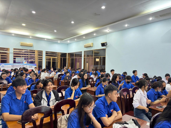 SINH HOẠT CHUYÊN ĐỀ: “SINH VIÊN NHA TRANG: CHỦ ĐỘNG HỘI NHẬP, VỮNG VÀNG THẾ TRẬN AN NINH”
