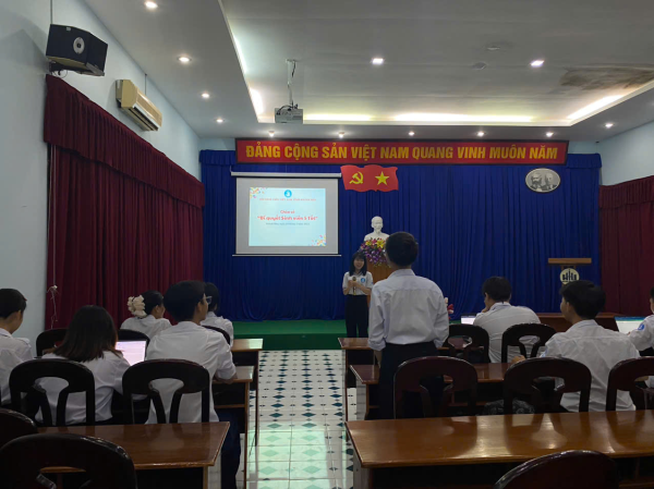 SINH HOẠT CÂU LẠC BỘ SINH VIÊN 5 TỐT CẤP TỈNH "CHIA SẺ HÀNH TRÌNH NGHIÊN CỨU KHOA HỌC" VÀ "CHIA SẺ BÍ QUYẾT SINH VIÊN 5 TỐT"